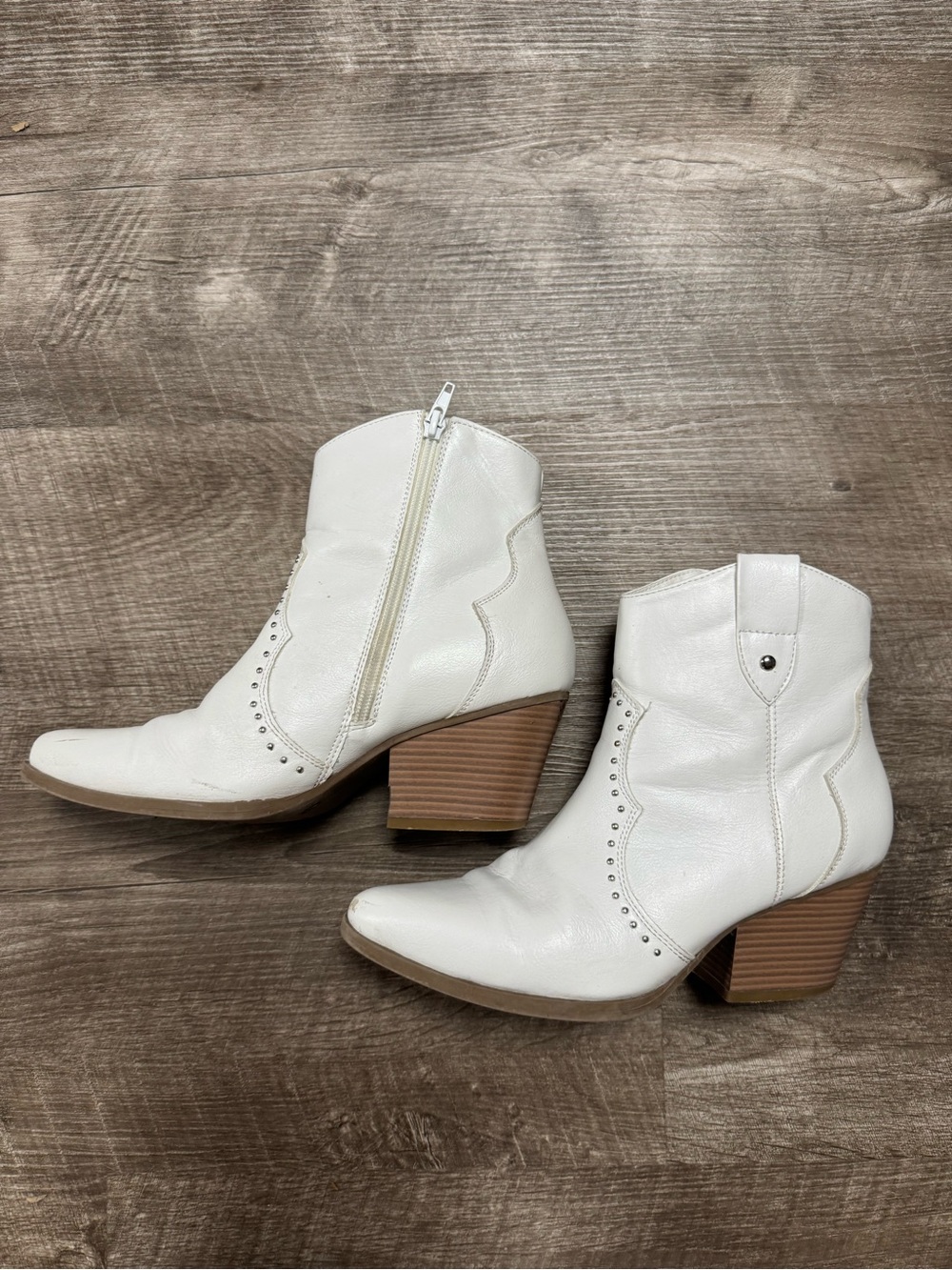 CENTRO POINT White Studded Western Cowgirl Ankle Boots Size 6.5